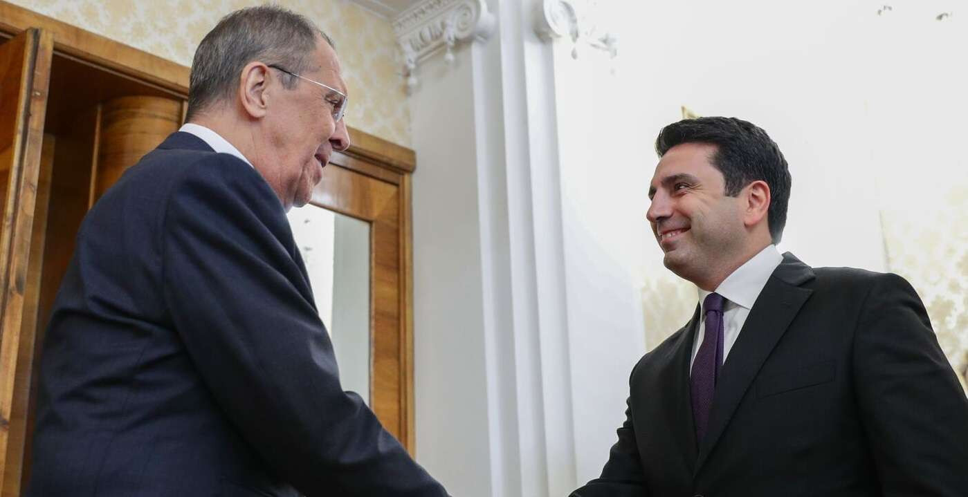 Ալեն Սիմոնյանն ասել է, թե ԼՂ-ն Ադրբեջանին 2020-ին «տրվել» է Պուտինի կողմից. Լավրով