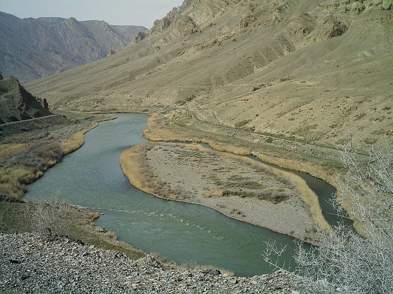 Արաքս գետի հունը խախտելու, պետության օրինական շահերին էական վնաս պատճառելու համար հանրային քրեական հետապնդումներ են հարուցվել օգտակար հանածոյի արդյունահանմամբ զբաղվող ընկերությունների տնօրենների նկատմամբ