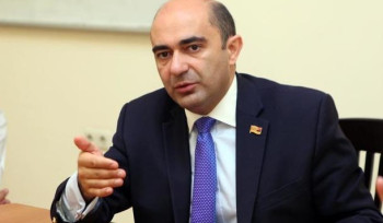 Լեռնային Ղարաբաղն իր ամբողջ իրավաքաղաքական պատմությամբ անհամեմատելի է Դոնեցկի, Լուգանսկի կամ Կոսովոյի սերբերի հետ․ Էդմոն Մարուքյանը պատասխանել է Լավրովին