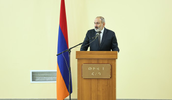 Եկել եմ ուղղակի ձեզ տեսնեմ, շնորհավորեմ և համոզվեմ, որ ամեն ինչ ճիշտ է արված. Փաշինյանը՝ Եղեգնաձորի թիվ 1 դպրոցում