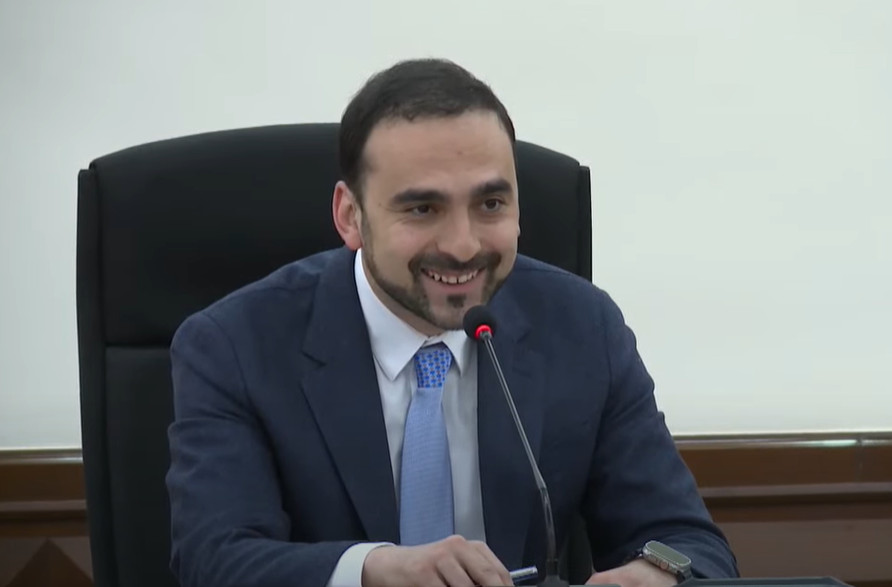 «Կոննիչիուա, պարո՛ն Բեգոյան»․ նիստին Ավինյանը ճապոներեն է խոսում (տեսանյութ)