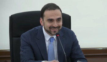 «Կոննիչիուա, պարո՛ն Բեգոյան»․ նիստին Ավինյանը ճապոներեն է խոսում (տեսանյութ)