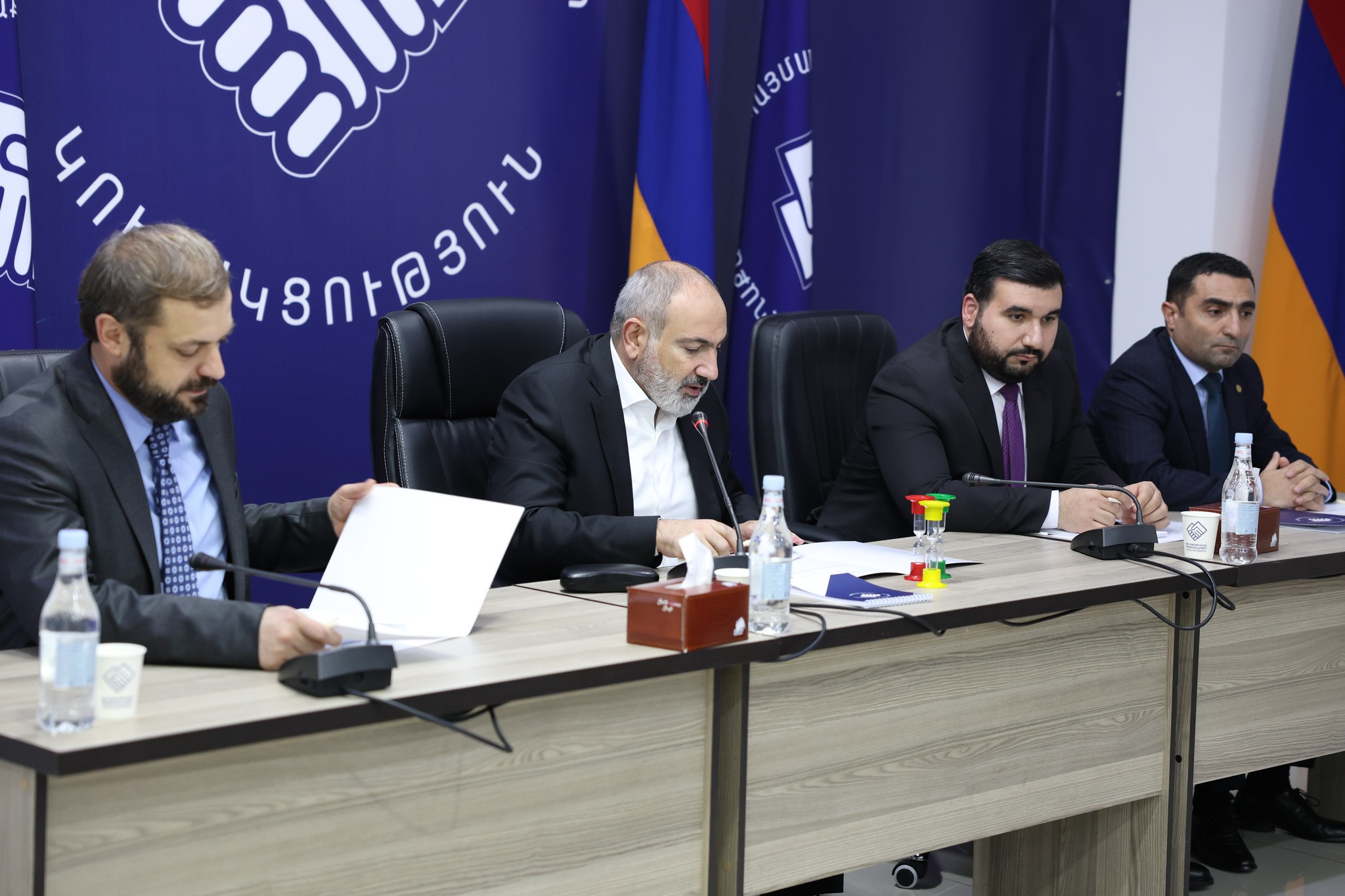 Փաշինյանը ՔՊ նիստ է անցկացրել (լուսանկարներ)