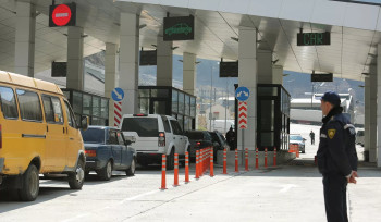 Վերին Լարսի անցակետում մշտադիտարկվում է Ռուսաստանի Դաշնություն գնացող ուղղությունը․ ՊԵԿ-ը՝ Վերին Լարսի անցակետում հայկական բեռնատարների կուտակումների վերաբերյալ