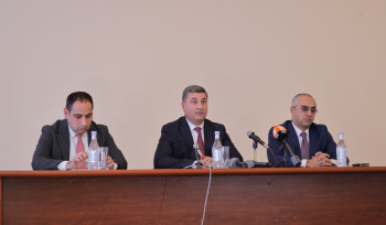 Գնել Սանոսյանն Արմավիրի մարզպետի աշխատակազմին է ներկայացրել նորանշանակ մարզպետին