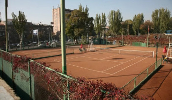 Ի՞նչ է թաքնված թենիսի կորտերի քանդման հետևում. «Ժողովուրդ»