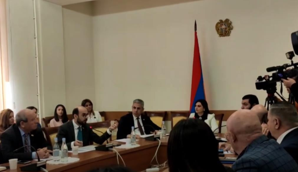 Ո՞ւր է ընդդիմությունը , հանձնաժողովի նախագահ ենք ձեզ ընտրել, որ բնականոն աշխատանքը ապահովեք, սա ծաղրանք է. ՔՊ-ական պատգամավորը՝ Թագուհի Թովմասյանին (տեսանյութ)