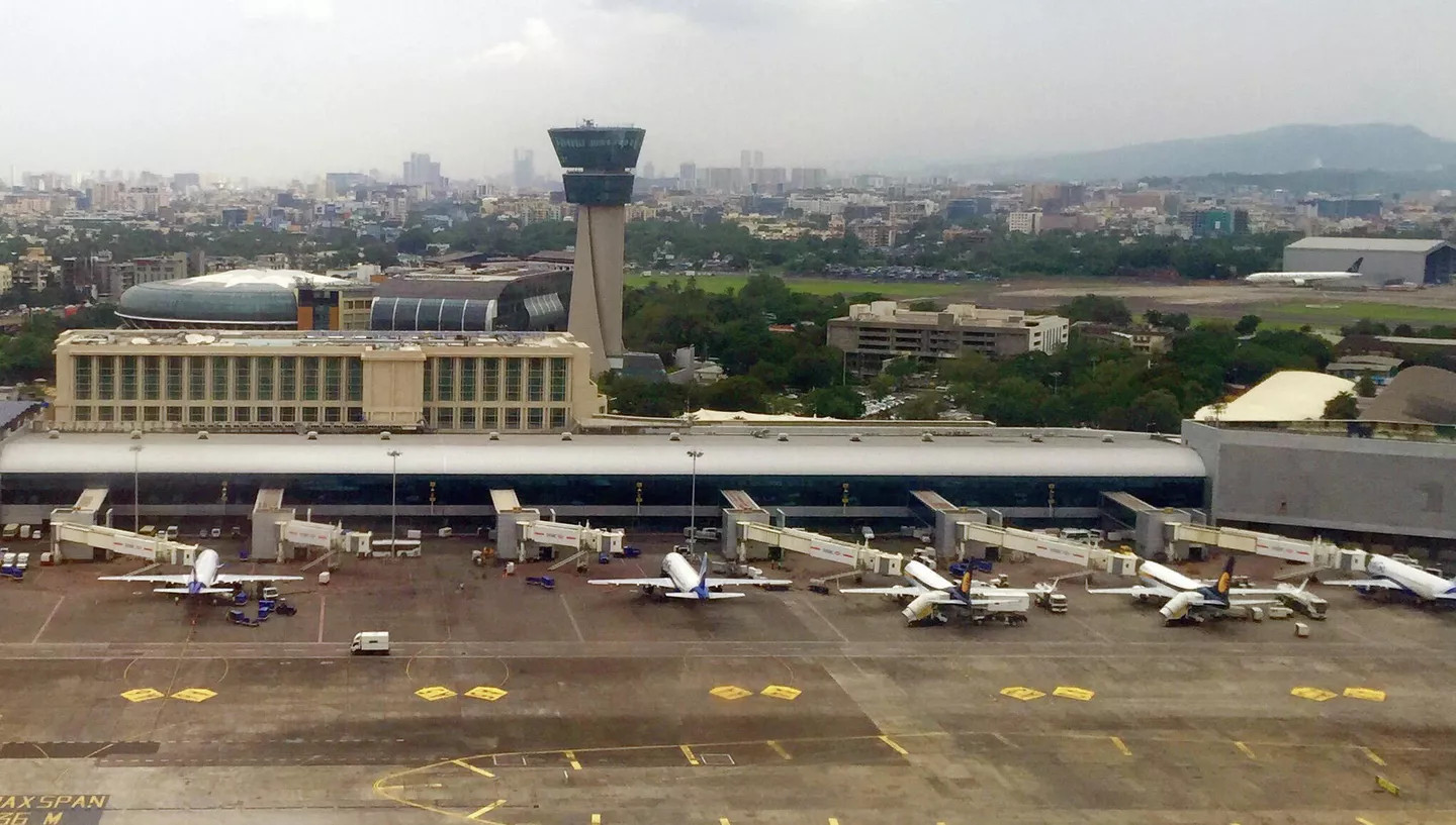 Ճապոնիայից տուն վերադառնալիս Չեխիայի ԱԳ նախարարի ինքնաթիռը փչացել է