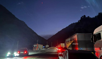 Լարսը փակ է բեռնատարների համար