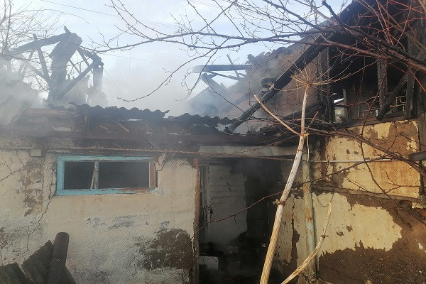 Մեդովկա գյուղի տներից մեկի տանիքում հրդեհ է բռնկվել
