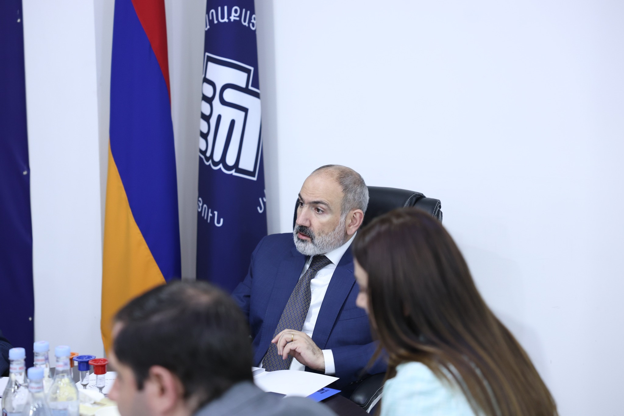 Իշխանության ներսում բազում թևեր և տրամադրություններ կան․ «Հրապարակ»