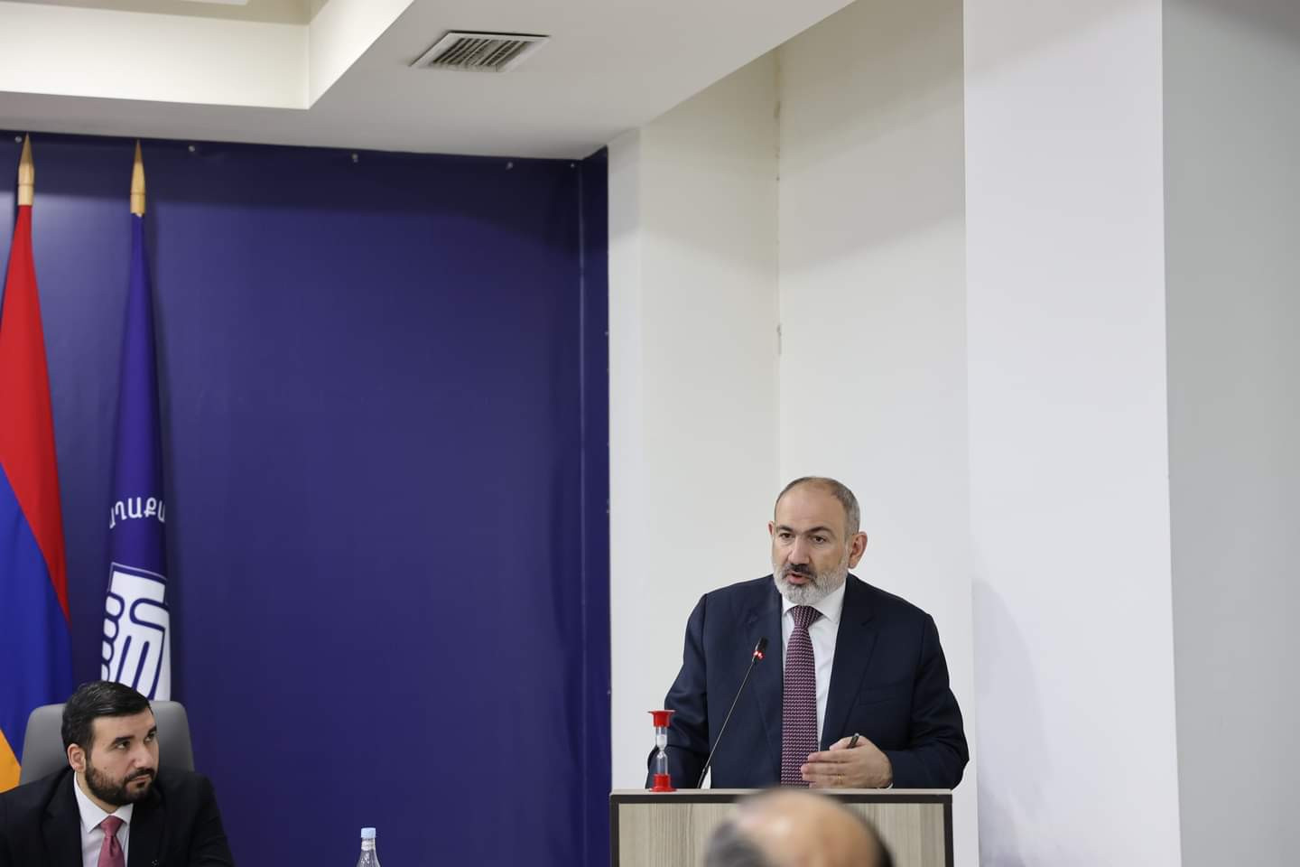 Փակ նիստում Փաշինյանը հայտնել էր, որ ձև չունեն չտալու` Ադրբեջանը պատերազմ կսկսի. «Հրապարակ»