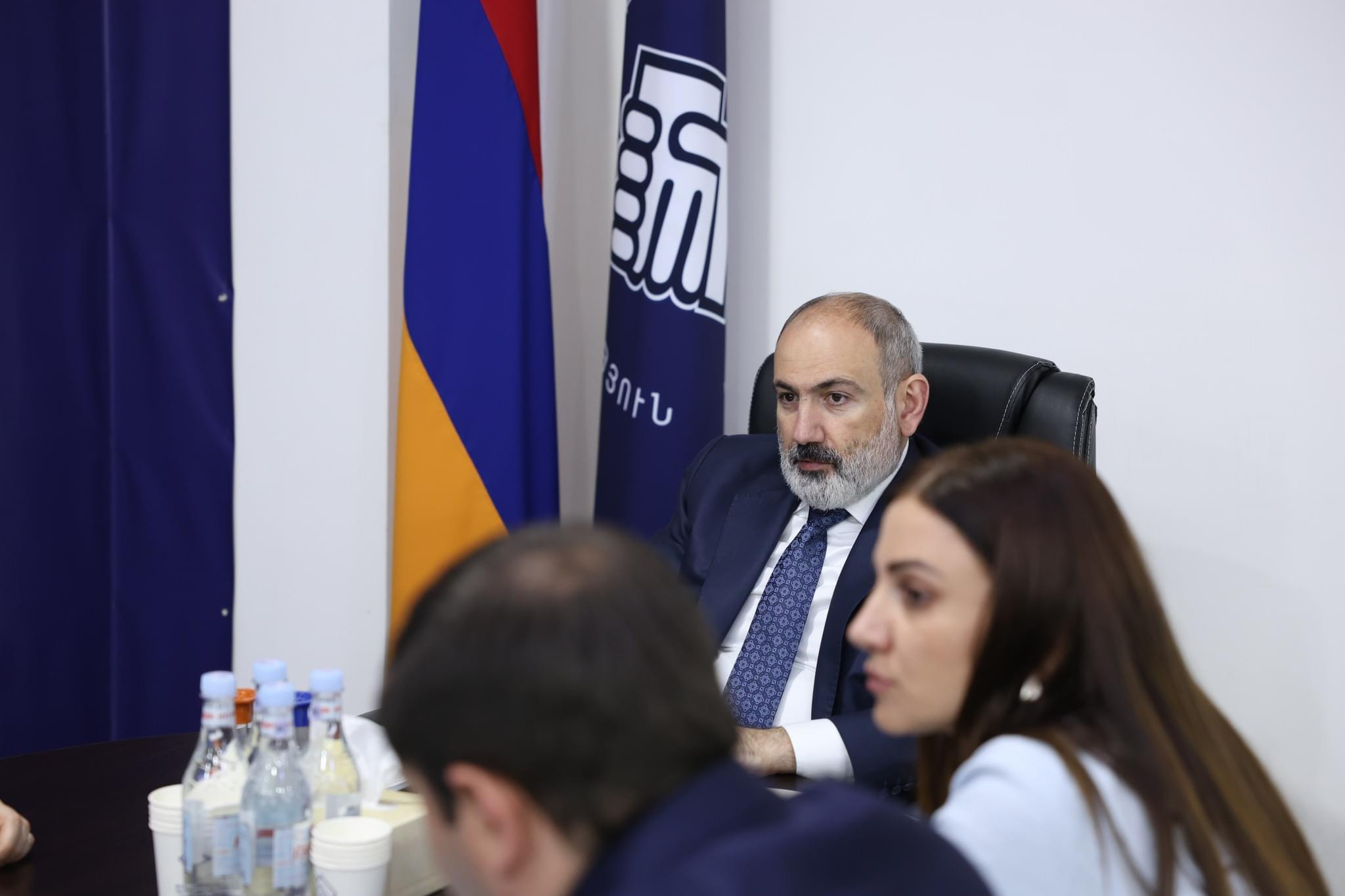 Ի՞նչ սցենարներ է քննարկում ՔՊ-ն՝ կասեցնելու Բագրատ սրբազանի գլխավորած շարժման թափը. «ժողովուրդ»