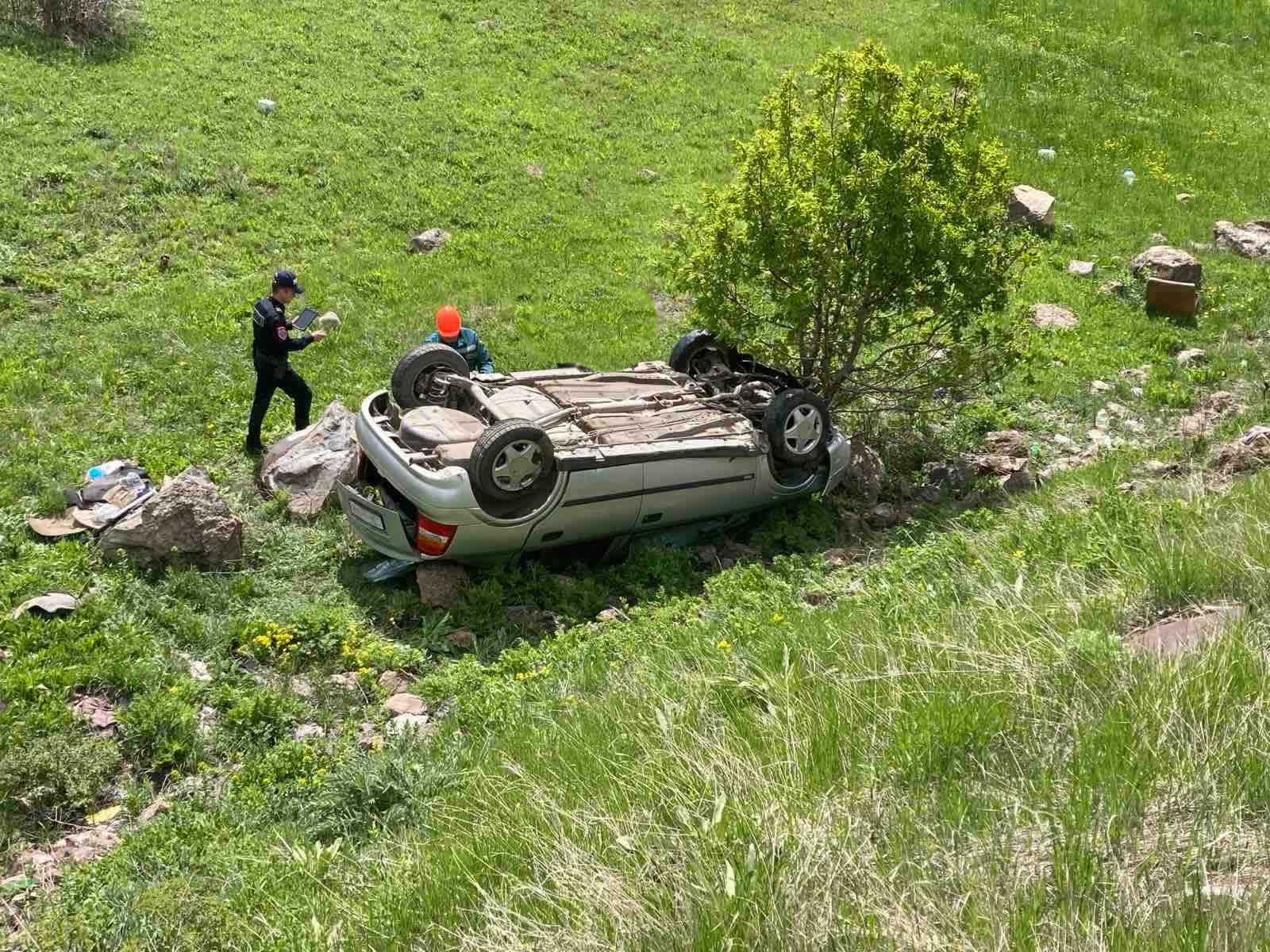 Ջերմուկ-Գնդեվազ ճանապարհին դուրս է եկել երթևեկելի հատվածից և կողաշրջվել