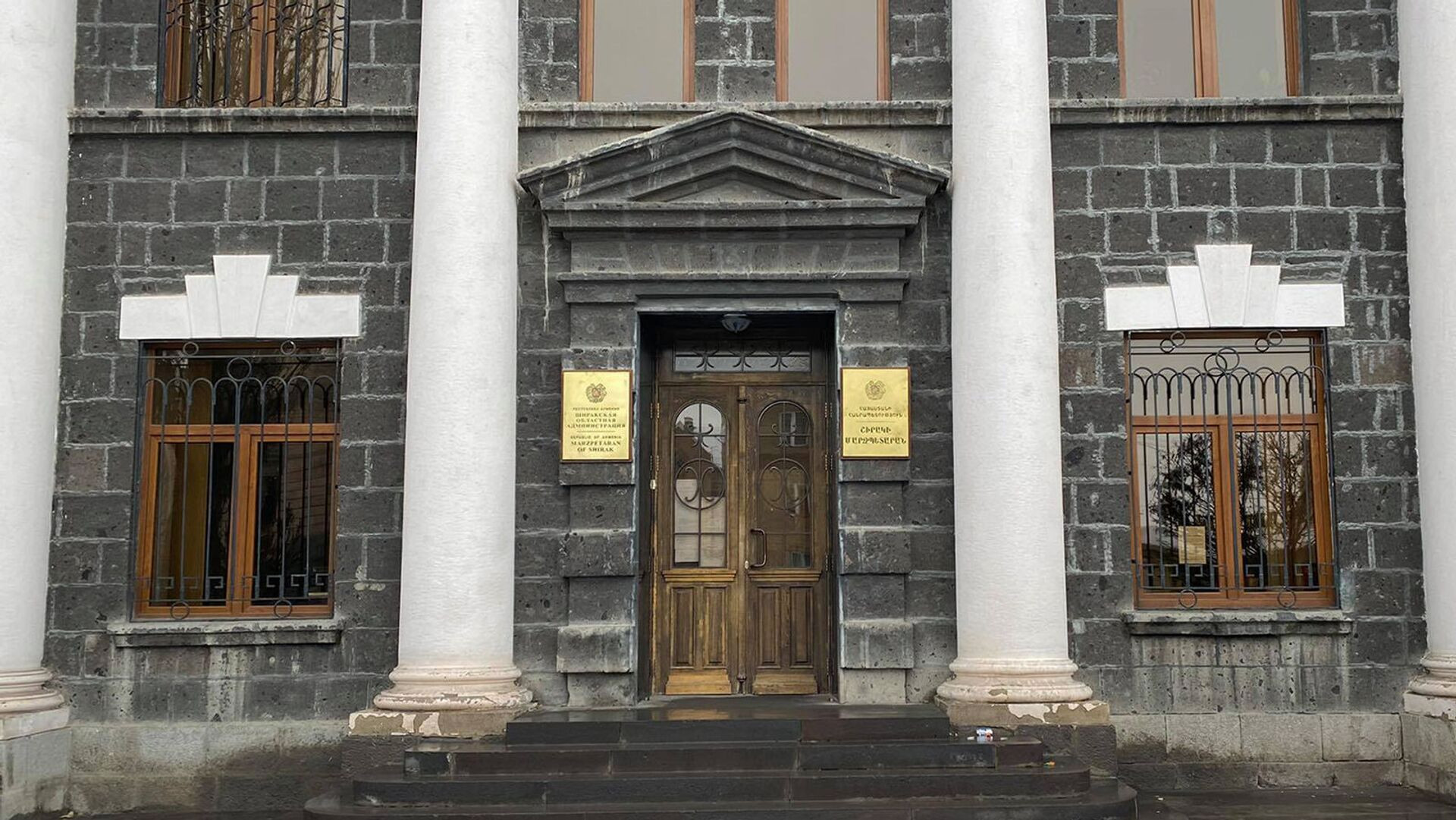 Ըստ մեղադրանքի՝ Շիրակի մարզպետարանի պաշտոնյան 1 մլն 700 հզր դրամ կաշառք է ստացել