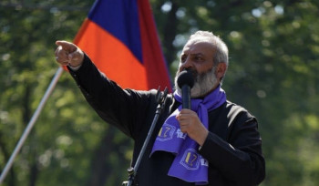 Մտնելու եմ ԱԺ` օրհնեմ իրենց. Բագրատ Սրբազան