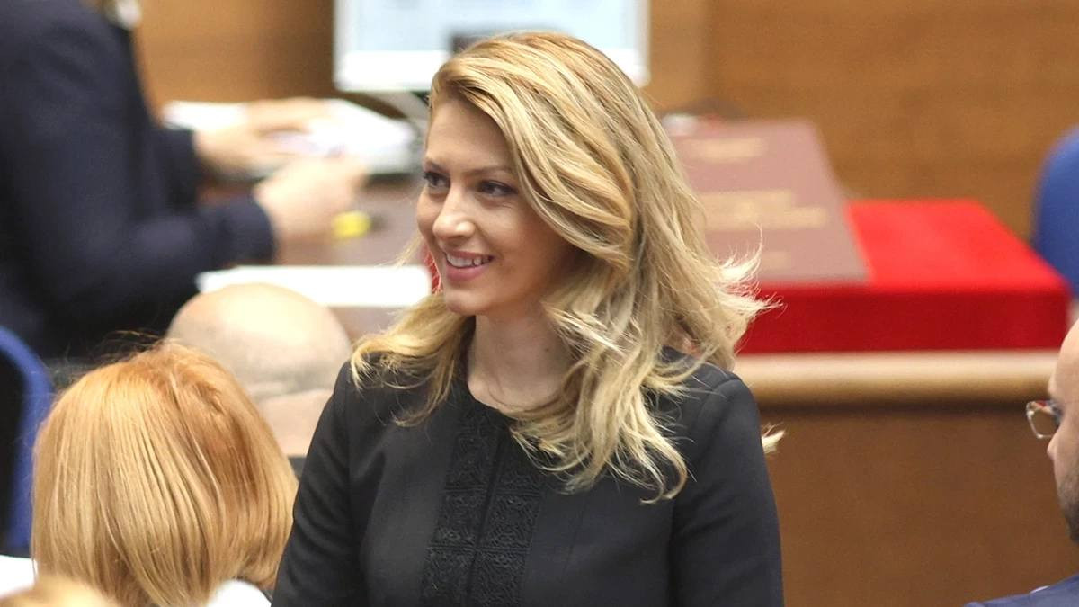 Депутата блока ГЕРБ - СДС Рая Назарян избрали председателем болгарского парламента