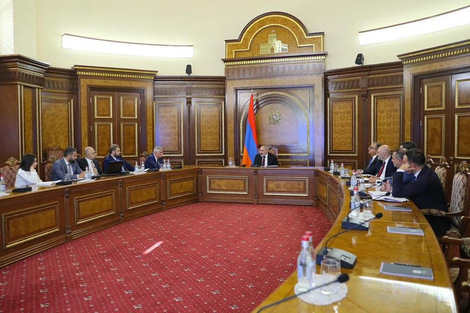 Փաշինյանի գլխավորությամբ քննարկվել են սպառողների շահերի պաշտպանության ոլորտում նախատեսվող բարեփոխումները