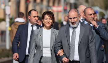 Նիկոլ Փաշինյանը տիկնոջ՝ Աննա Հակոբյանի հետ աշխատանքային այցով մեկնել է Լոնդոն