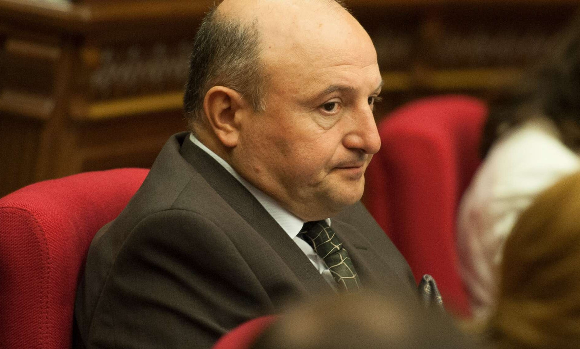 Կախեք հեռախոսը, ինչ գույք․ Վարդան Ղուկասյանը զայրացած է՝ ընտանիքով հրավիրվել է ապօրինի գույքի վարչություն