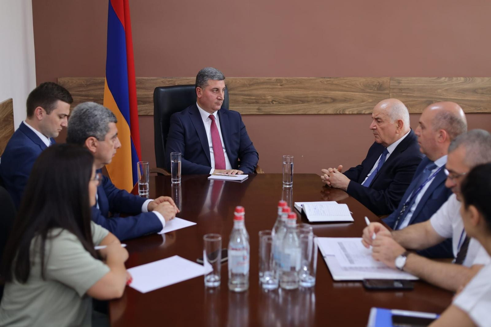 Գնել Սանոսյանը խորհրդակցություն է անցկացրել ՀՀ քաղաքացիական ավիացիայի կոմիտեում