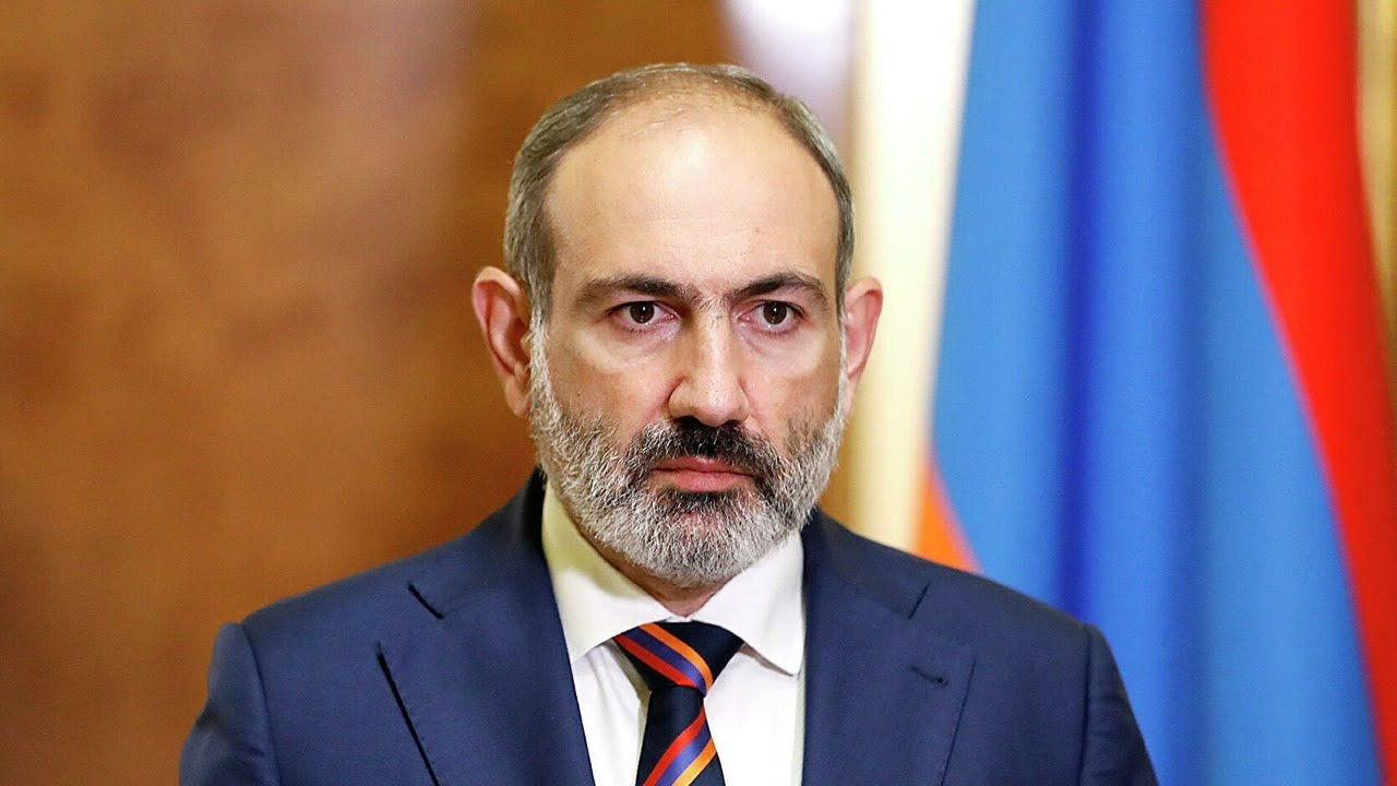 Փաշինյանի ուղղությամբ խնձոր նետելու մեջ կասկածվողը 71-ամյա արցախցի Ալբերտ Առուստամյանն է․ ի՞նչ են պատմել երեխաները դեպքի մասին