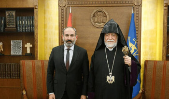 Փաշինյանին Մայր Աթոռից հրավեր չեն ուղարկել․ «Ժողովուրդ»