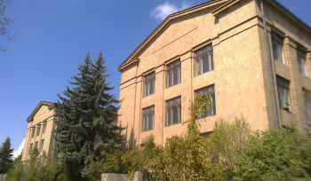 ՀՀ օրգանական և դեղագործական քիմիայի գիտահետազոտական կենտրոնի հարակից տարածքում իրականացվող շինարարությունը ժամանակավորապես դադարեցվել է