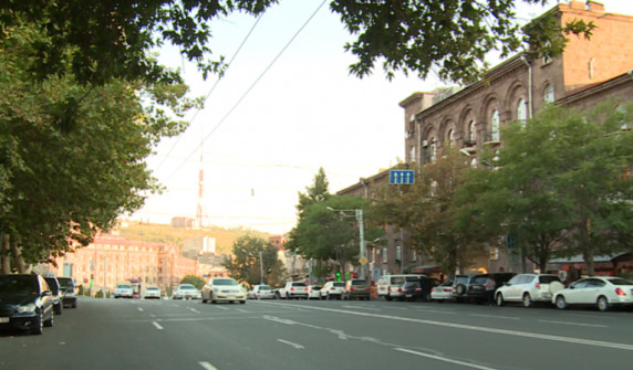 Դեպի Կորյունի փողոց երթևեկող մեքենաների համար Աբովյան և Կորյունի փողոցների խաչմերուկում կտեղադրվի աջ լրացուցիչ սեկցիա