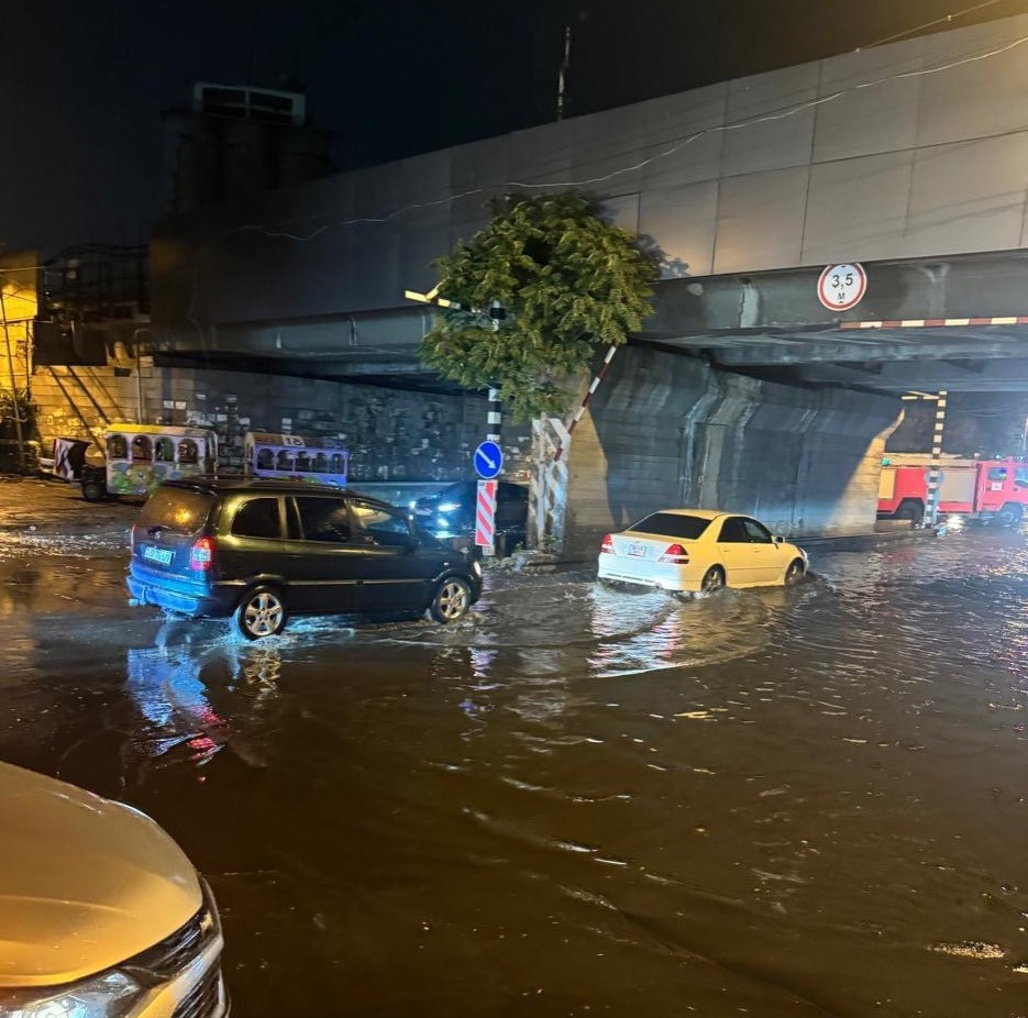 Իրավիճակը Երևանում անձրևից հետո (լուսանկարներ)
