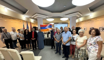 Արցախի թեմի առաջնորդը կոչ է արել համախմբվել և աջակցել շուրջ 120,000 բռնի տեղահանված արցախահայերին