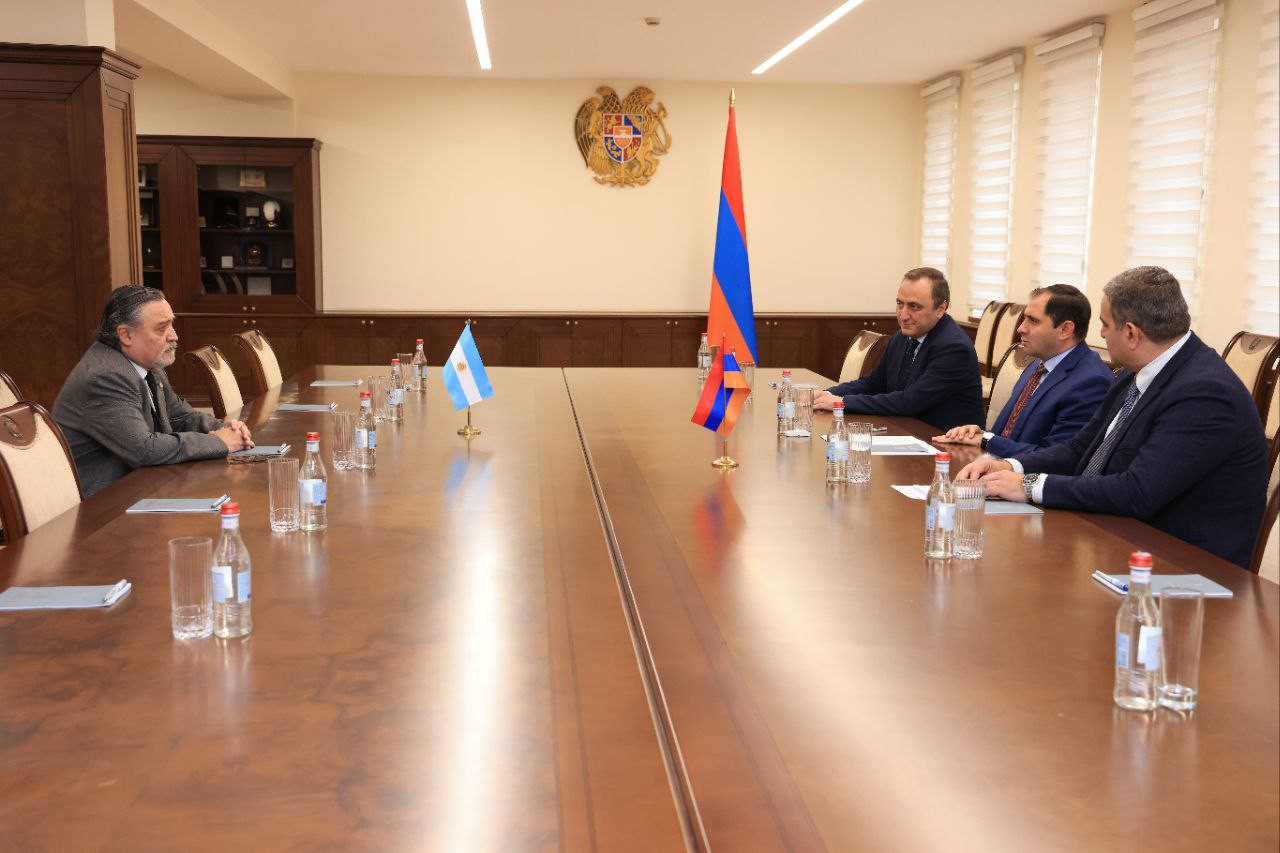 Սուրեն Պապիկյանն ընդունել է Հայաստանում Արգենտինայի դեսպանին