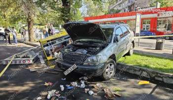 Վրաերթ՝ Երևանում. 20-ամյա վարորդը «Lexus»-ով կանգառում վրաերթի է ենթարկել 3 հետիոտնի, կոտրել սրճեփ ապարատն ու հայտնվել կանաչ գազոնում․ shamshyan.com
