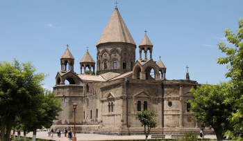 Հետայսու կիրակնօրյա Սուրբ Պատարագները Մայր Տաճարում կսկսվեն ժամը 11:00-ին. Մայր Աթոռ
