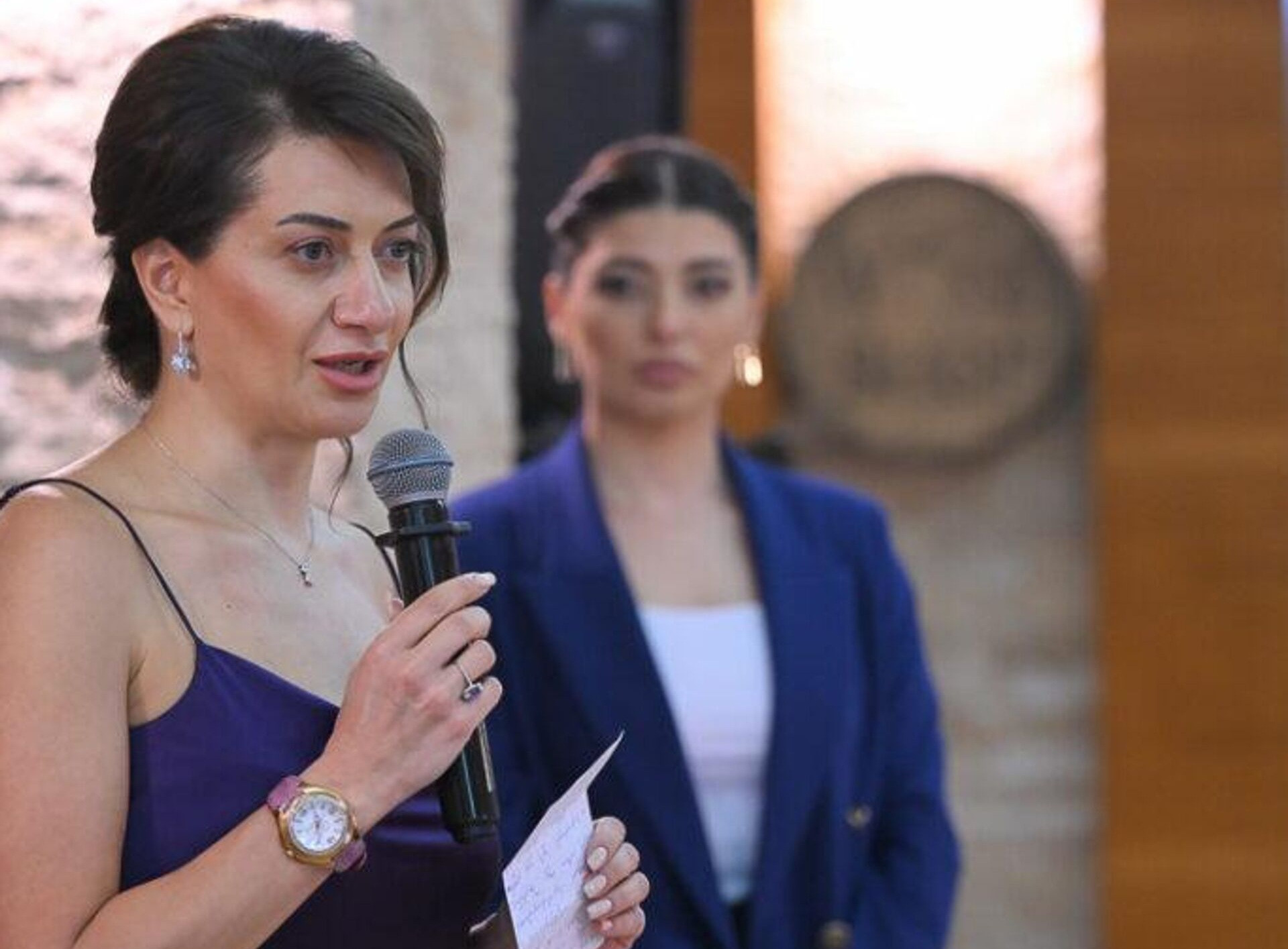 Այս անգամ տղամարդ գործարարների համար. Աննա Հակոբյանը կրկին հրավիրում է 1մլն-անոց ընթրիքի