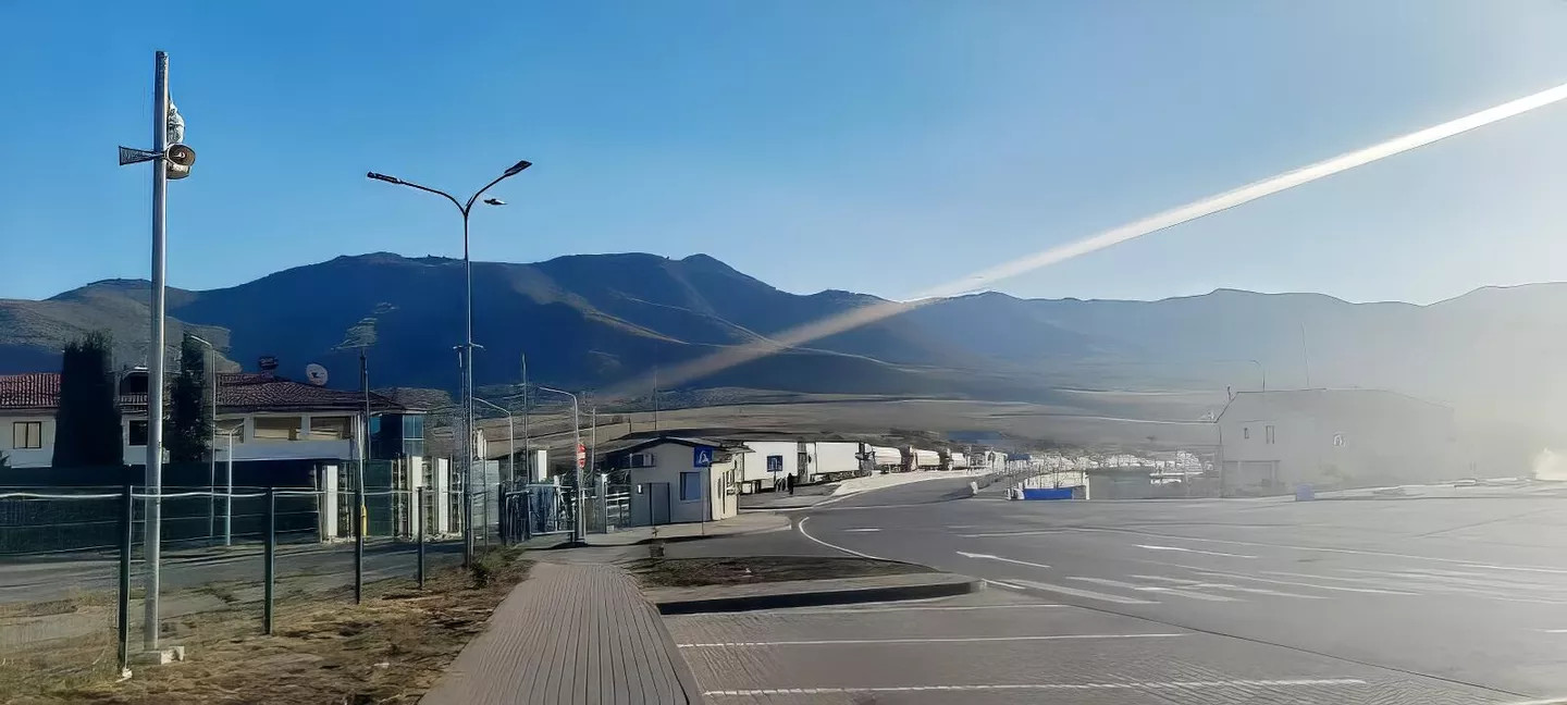 Բագրատաշենի անցակետում հերթի մեջ է ավելի քան 200 բեռնատար