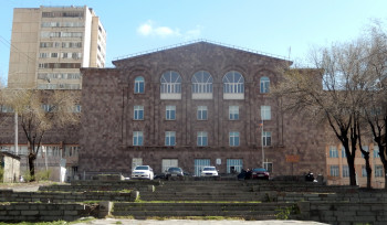 Ջոն Կիրակոսյանի անվան դպրոցի ուսուցիչը պարբերաբար «ձեռք է գցել» աշակերտներին, նրանք էլ տեսանկարահանել են․ Aysor.am