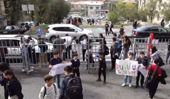 Ջոն Կիրակոսյանի անվան դպրոցում իրավիճակը լարված է, աշակերտները դասադուլ են անում
