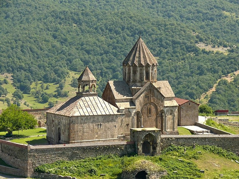 Գանձասարի վանքի բանալիները հանձնել են Տեր Վրթանես եպիսկոպոս Աբրահամյանին՝ հայրենի Արցախ վերադարձի մաղթանքով ու հավատով