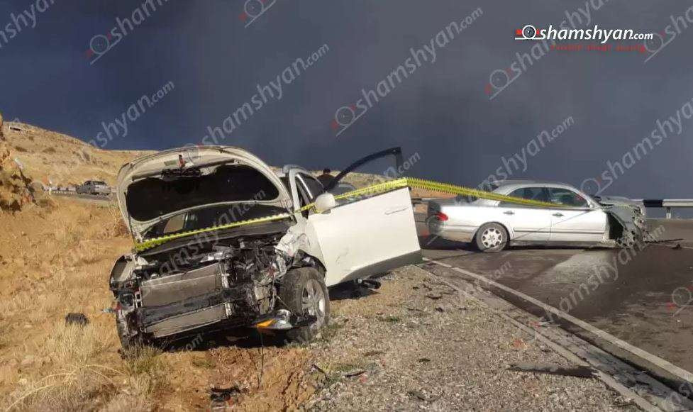 Խոշոր ավտովթար Արարատի մարզում. վարորդի կինն ու 2 երեխան տեղափոխվել են հիվանդանոց