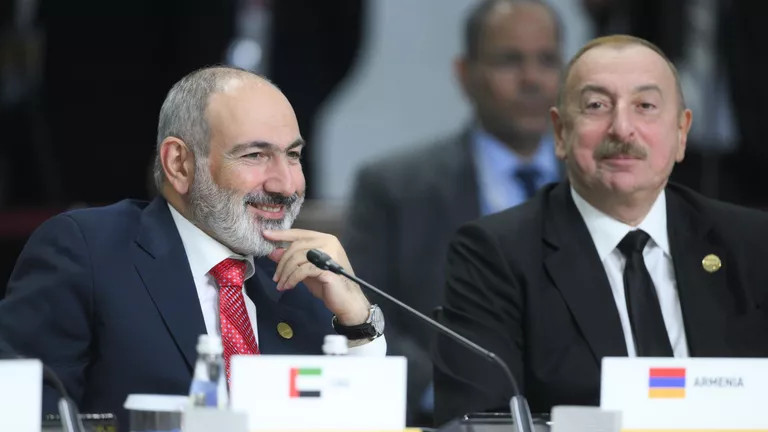 Փաշինյանը և Ալիևը BRICS-ի գագաթնաժողովի կլոր սեղանի շուրջ նստել են կողք կողքի