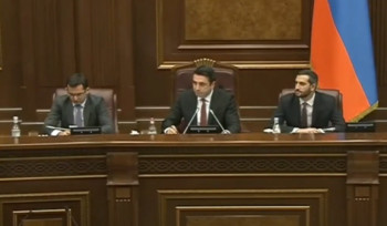 «Դու-ով հետս չխոսաս», «Ի՞նչ դեմ բան ունեք հայրերի դեմ»․ ԱԺ-ում իրավիճակը կրկին լարված էր