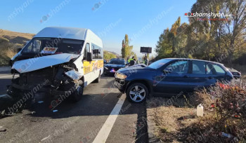 «Չայնիի» ոլորանների մոտ վթարվել է թիվ 270 երթուղայինը, որը տեղափոխում էր 15 ուղևորի. shamshyan.com