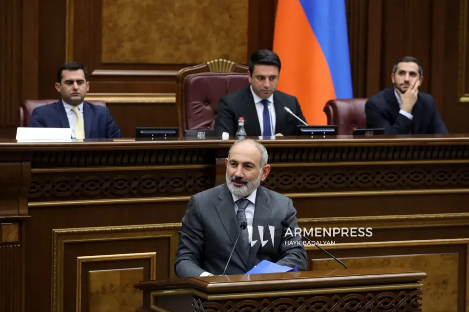 Բանակին պետք է վերաբերվել հարգանքով, բայց բանակը «սրբագործման» առարկա չպետք է լինի. Փաշինյան