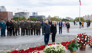 ՌԴ-ում ՀՀ դեսպանը այցելել է Մոսկվայի հաղթանակի թանգարան և ծաղիկներ խոնարհել Փառքի կրակի մոտ