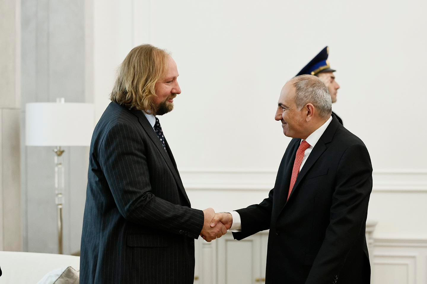Փաշինյանն ընդունել է ԳԴՀ Բունդեսթագի եվրամիության հարցերի հանձնաժողովի նախագահին