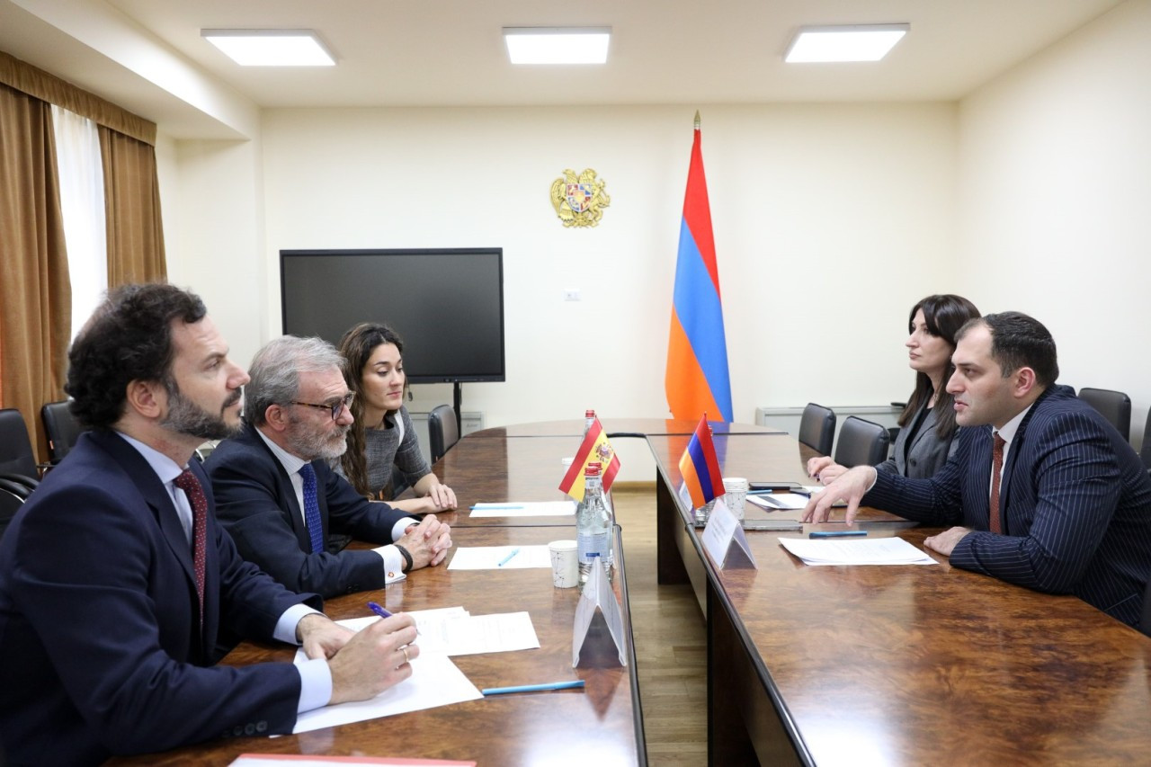 Իսպանիայի հետ գործակցության ընդլայնման մեծ ներուժ կա. Գևորգ Մանթաշյանն ընդունել է դեսպանին