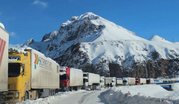 Լարսը փակվել է բեռնատարների համար