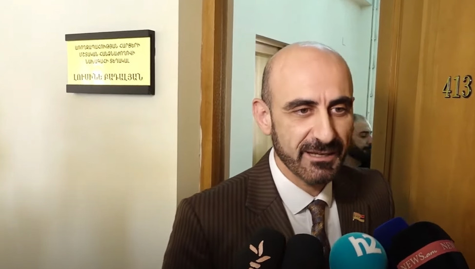 Կլինի՞ այսուհետ իմ անձնական կյանքին չխառնվեք․ Նարեկ Զեյնալյանը՝ լրագրողներին