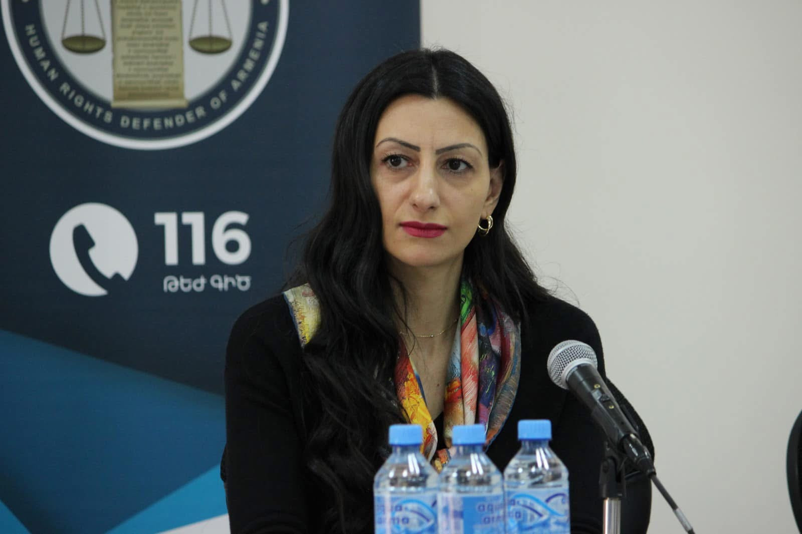 Անահիտ Մանասյանը հանդիպել է Մարտունու բնակիչների հետ, ներկա են եղել նաև ԼՂ-ից բռնի տեղահանված անձինք